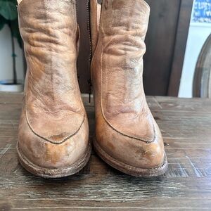 Bed Stu Isla women’s boots size 9